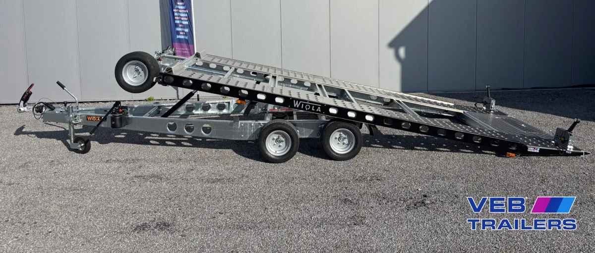 Remorque porte-voiture basculante Wiola à double essieu chez VEB Trailers